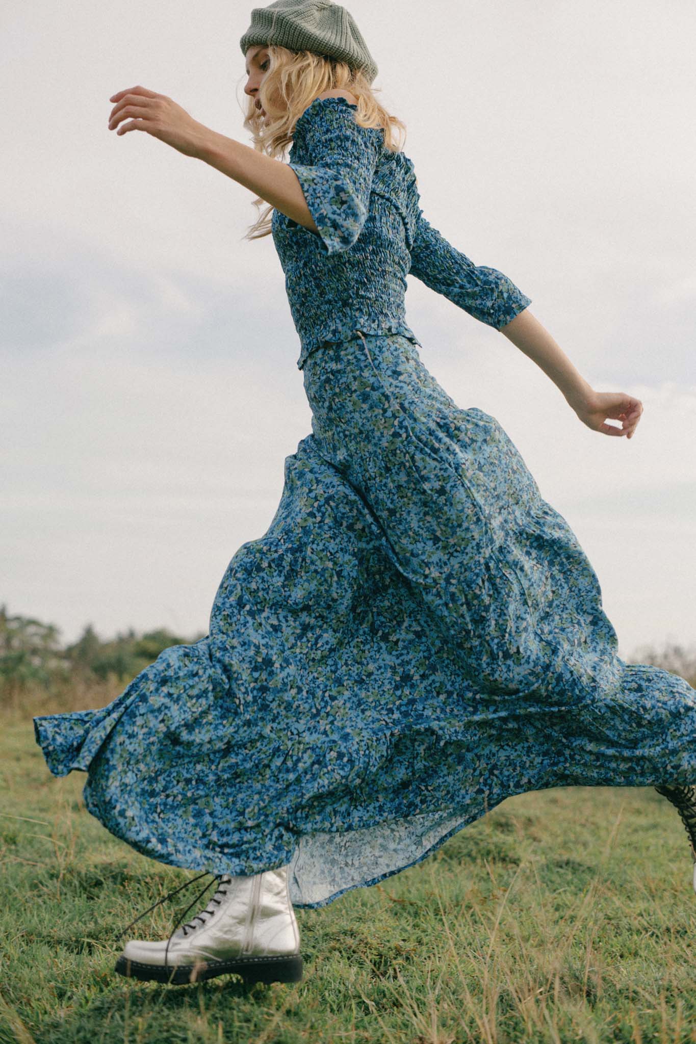 THE SKY HIGH WAISTED MAXI SKIRT - FLORAL EXPLOSION BLUE